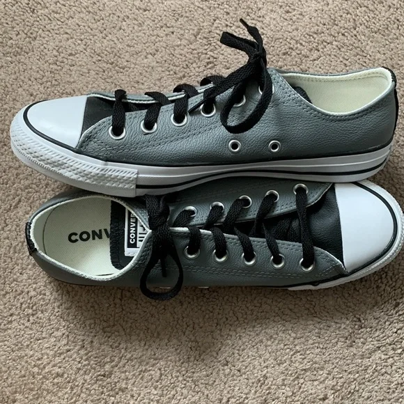 Women’s Leather Converse Sneakers, brand new, never been worn! - Picture 2 of 5